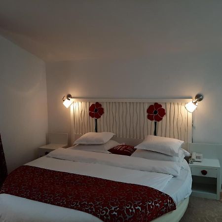 Hotel Condor Оравица Екстериор снимка