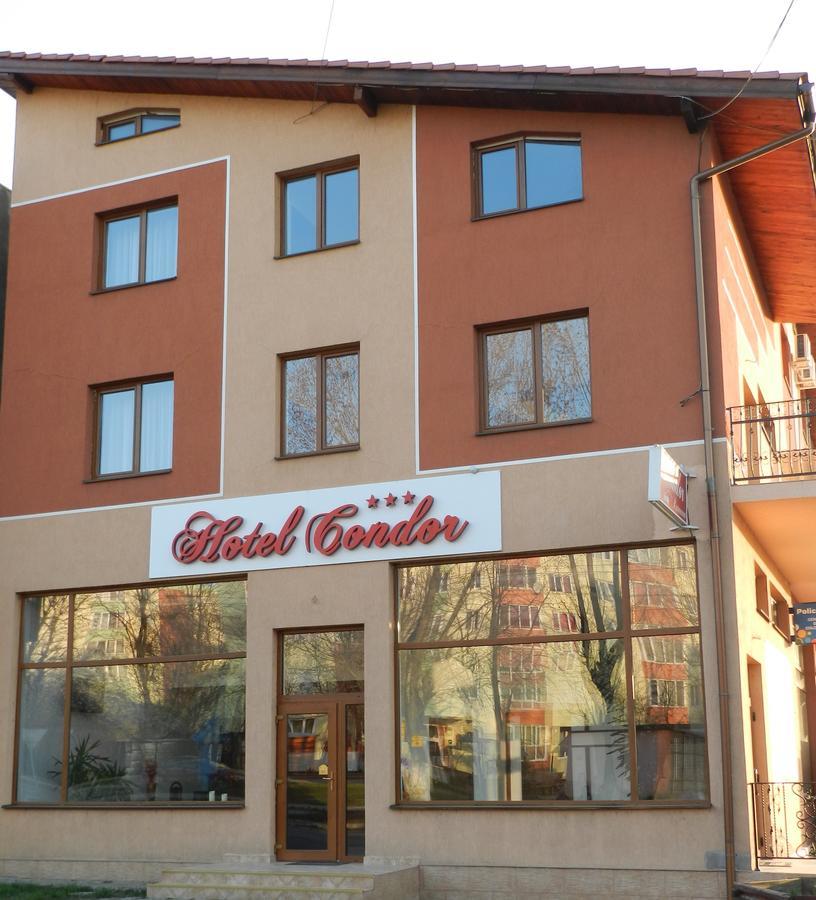 Hotel Condor Оравица Екстериор снимка