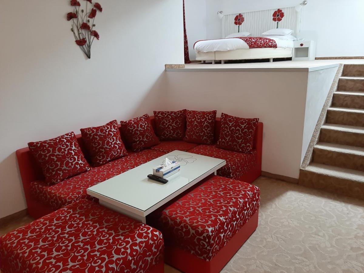 Hotel Condor Оравица Екстериор снимка