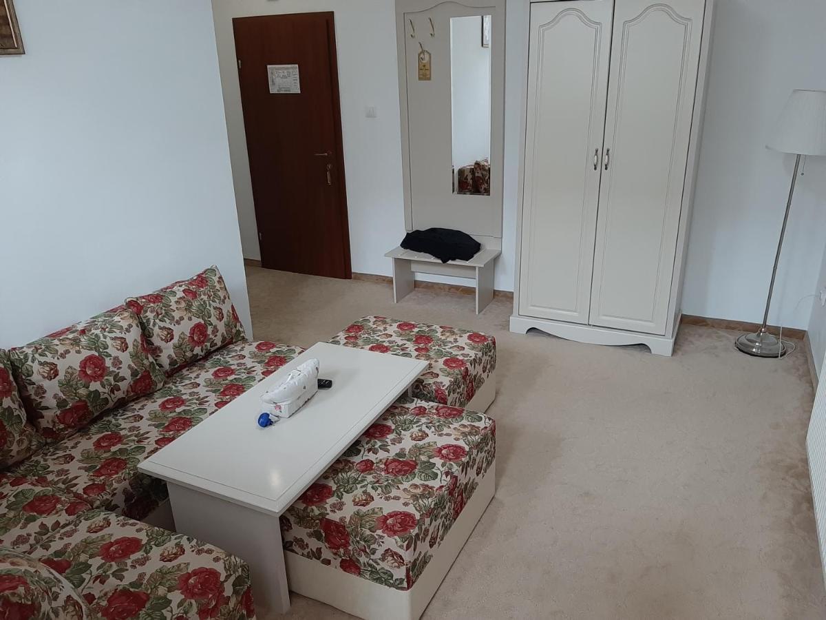 Hotel Condor Оравица Екстериор снимка