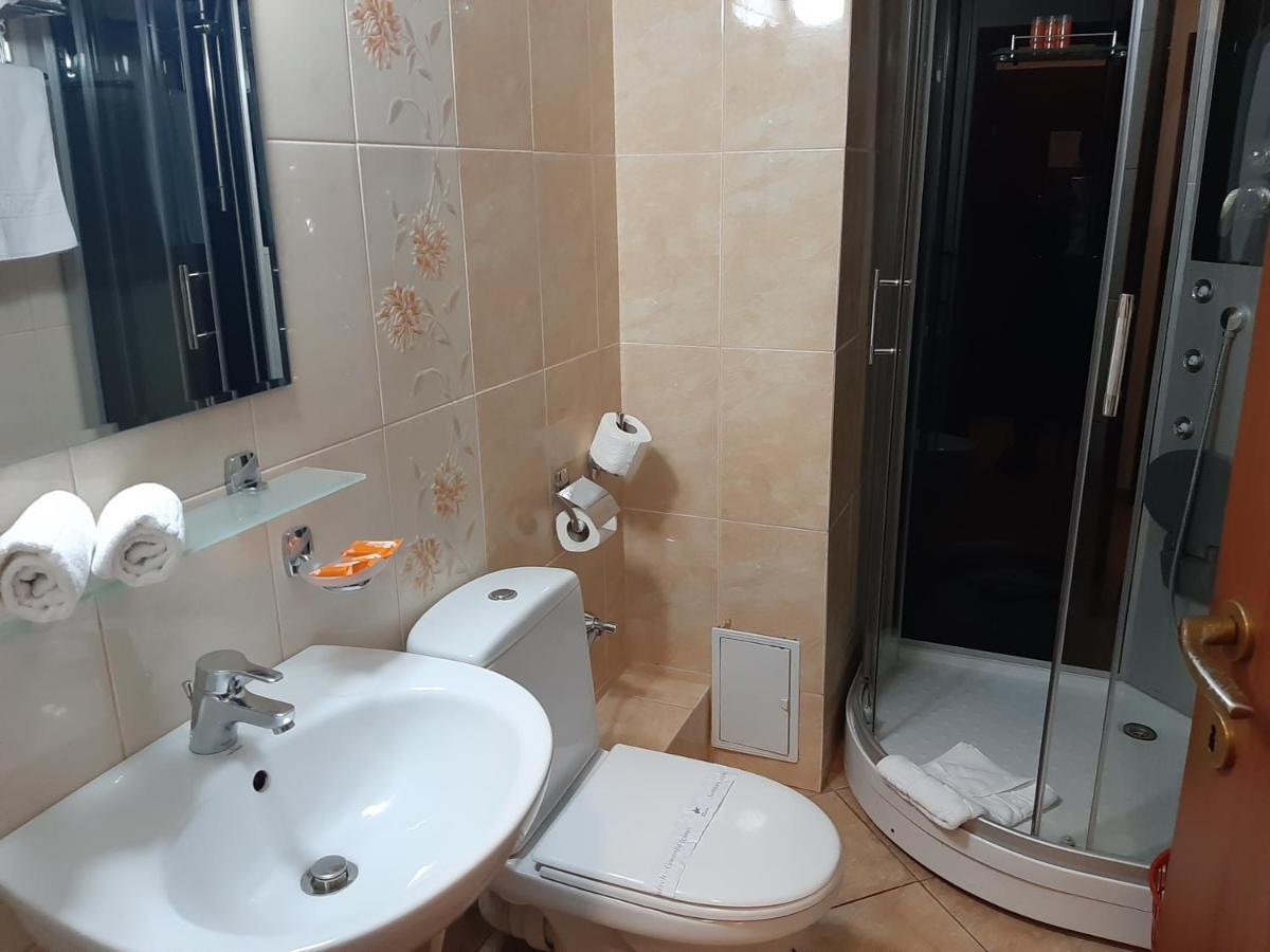 Hotel Condor Оравица Екстериор снимка