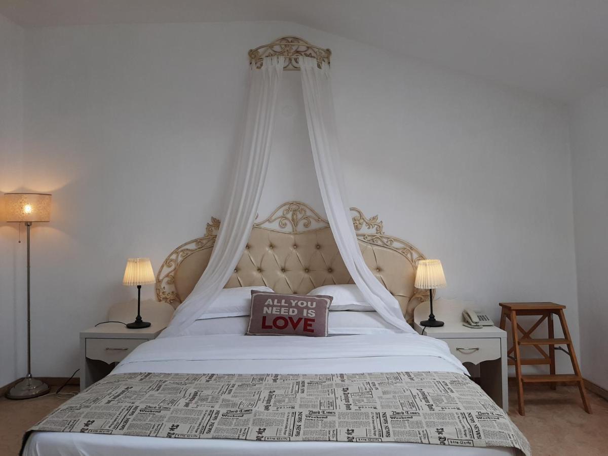 Hotel Condor Оравица Екстериор снимка